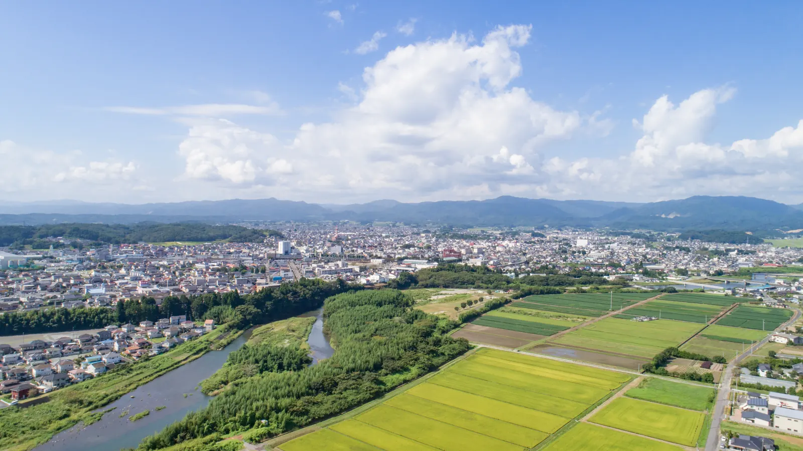 浜通りの川と市街地、田園
